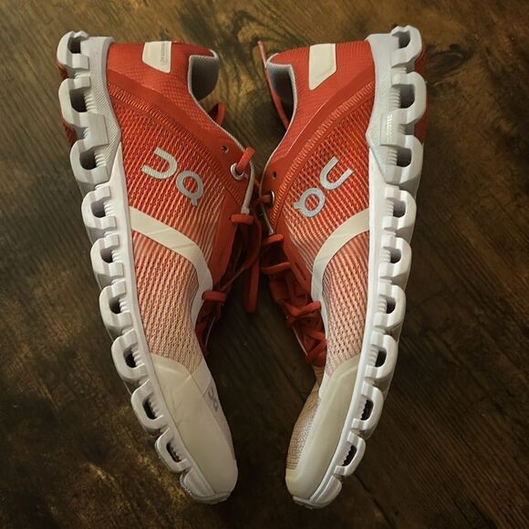 ON Running Cloudflow Sneaker,In  Rust Pink Size 7 - Picture 5 of 10